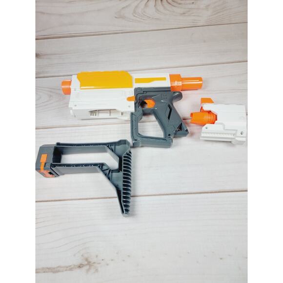 Hasbro Nerf Modulus Recon MK II Gun With 10 Round & 6 Round Clips and 38 Darts - Picture 3 of 11